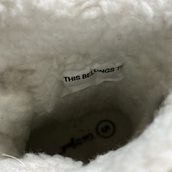 5T waterproof sherpa lined boots. New with tags. Primrose pink/black. - Picture 6 of 7